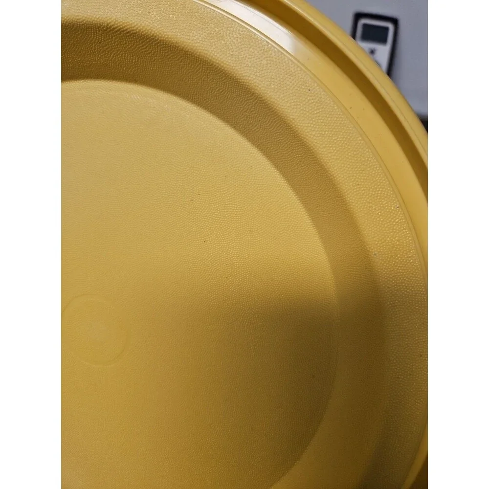 Tupperware Cake Pie Keeper Carrier Harvest Gold Bottom 719-2 Base Only